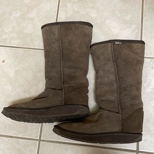 Emu lamb skin snow boots brown size 7